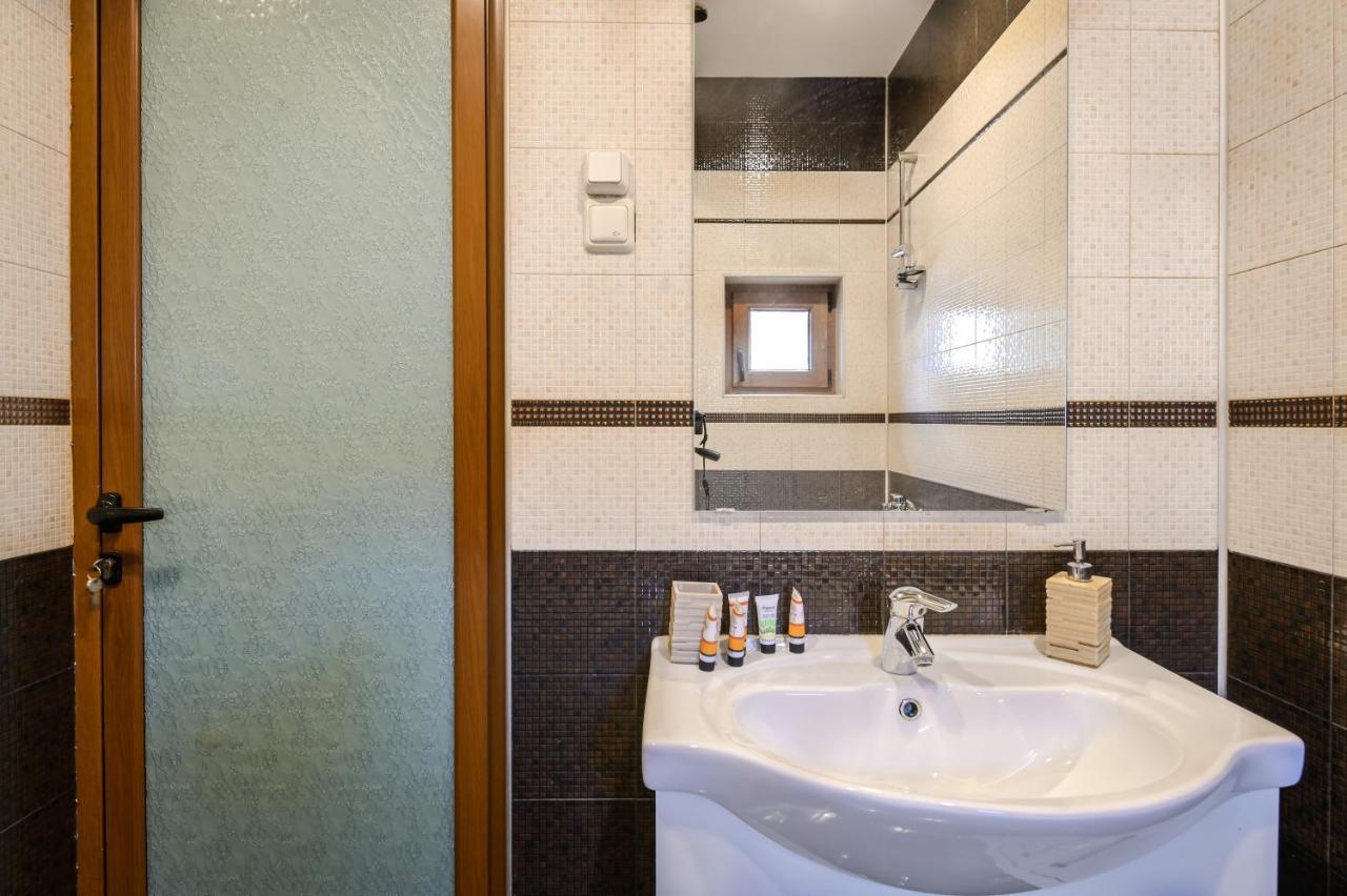 Designer Maisonette With Top Central Location